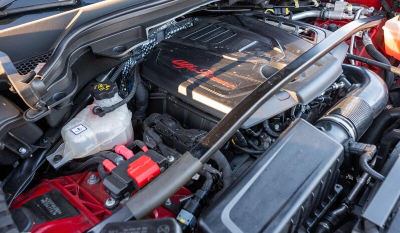 								2022 Alfa Romeo Stelvio Veloce Q4 full									