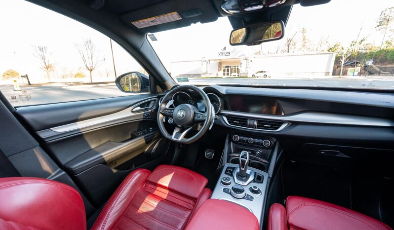 								2022 Alfa Romeo Stelvio Veloce Q4 full									