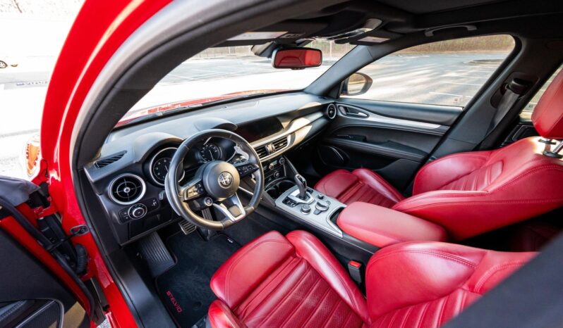								2022 Alfa Romeo Stelvio Veloce Q4 full									