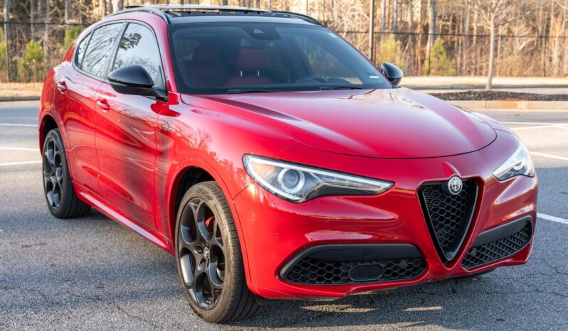 								2022 Alfa Romeo Stelvio Veloce Q4 full									