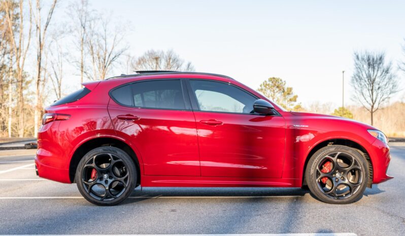 								2022 Alfa Romeo Stelvio Veloce Q4 full									