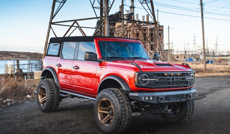 								2023 Ford Bronco Big Bend full									