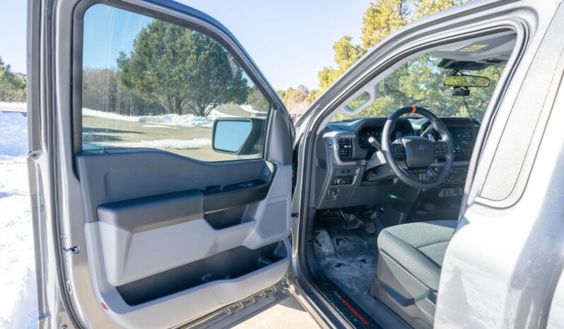 								2025 Ford F-150 XL 4×4 Supercharged full									