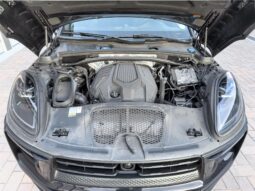 										2022 Porsche Macan AWD full									