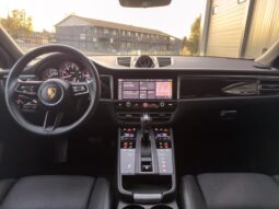 2022 Porsche Macan AWD