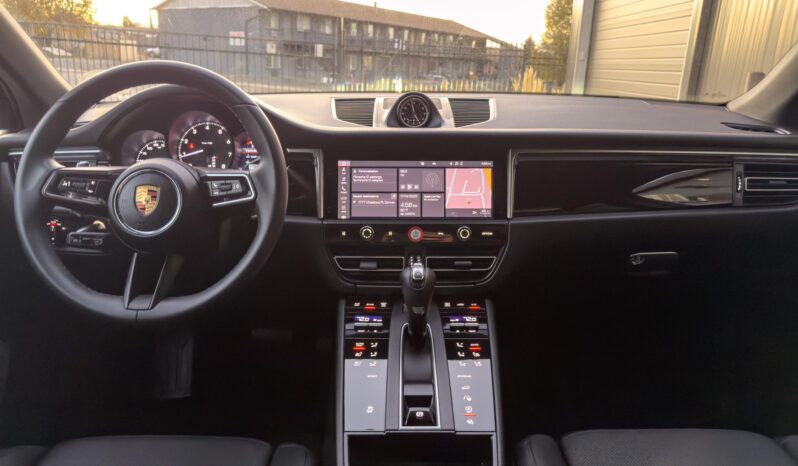 								2022 Porsche Macan AWD full									