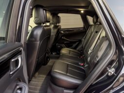 										2022 Porsche Macan AWD full									