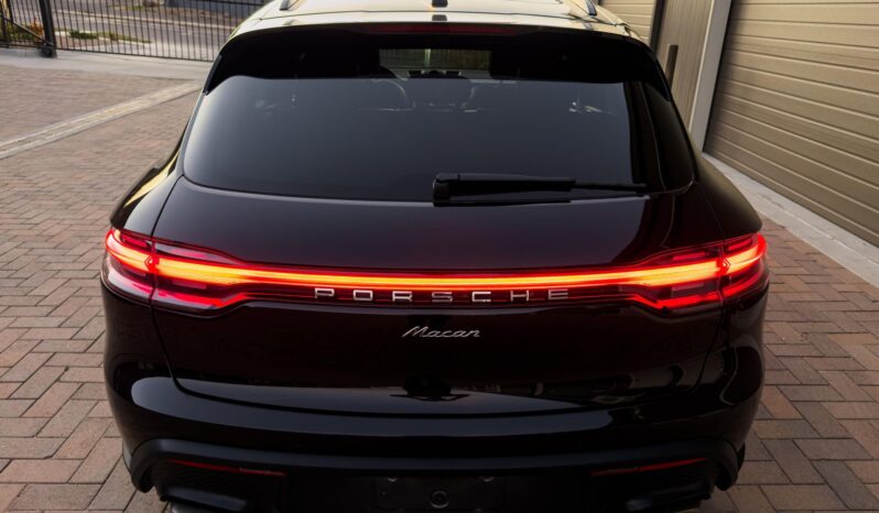 								2022 Porsche Macan AWD full									