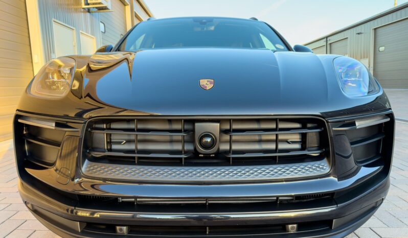 								2022 Porsche Macan AWD full									