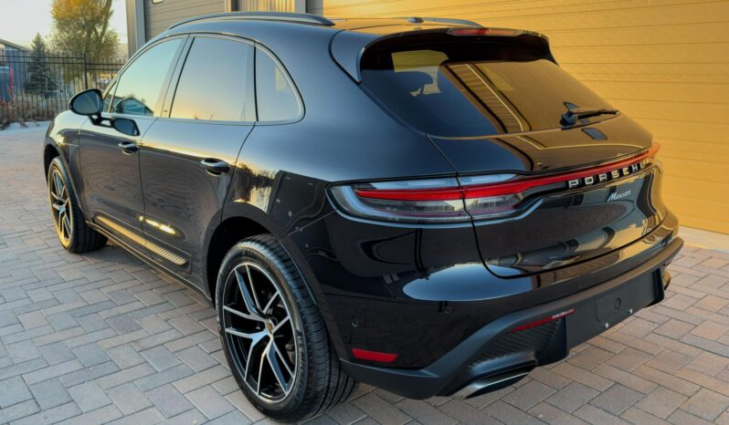 								2022 Porsche Macan AWD full									