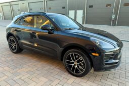 										2022 Porsche Macan AWD full									