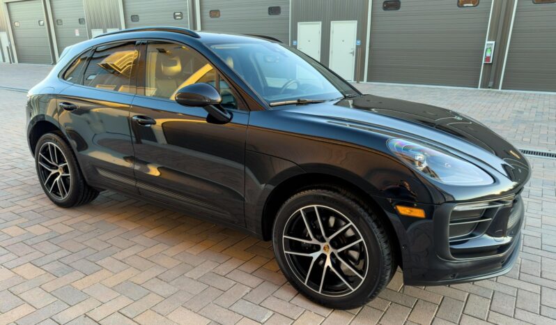 								2022 Porsche Macan AWD full									