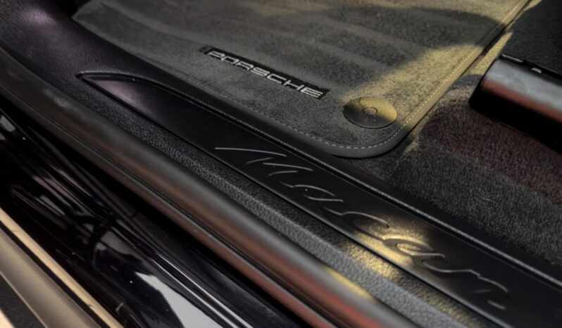 								2022 Porsche Macan AWD full									