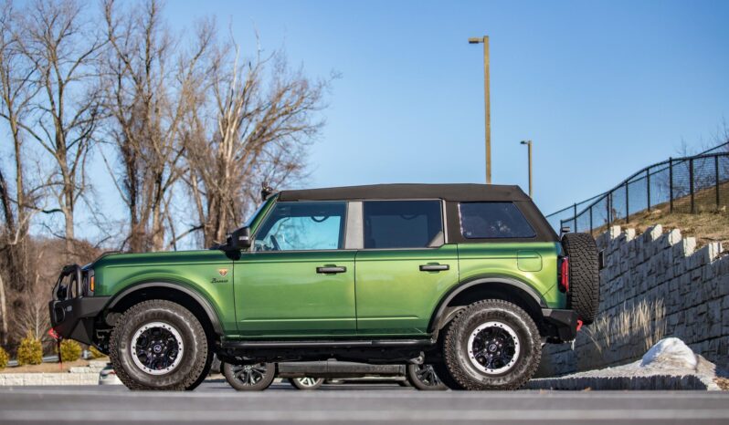 								2022 Ford Bronco Badlands full									