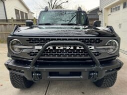 										2022 Ford Bronco Badlands 4WD full									