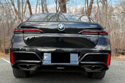 										2023 BMW 760i xDrive 536-hp Twin-Turbo full									