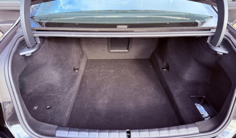 								2023 BMW 760i xDrive 536-hp Twin-Turbo full									