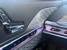 2023 BMW 760i xDrive 536-hp Twin-Turbo