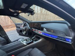 										2023 BMW 760i xDrive 536-hp Twin-Turbo full									