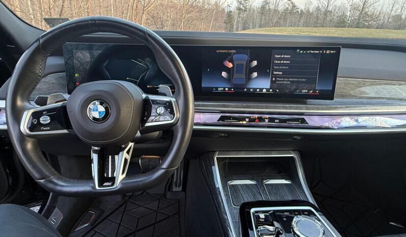 								2023 BMW 760i xDrive 536-hp Twin-Turbo full									