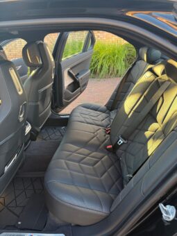 										2023 BMW 760i xDrive 536-hp Twin-Turbo full									