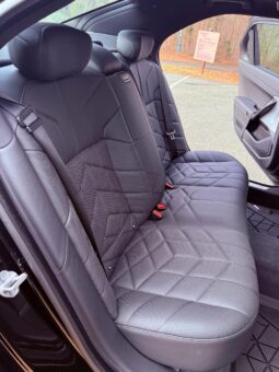 										2023 BMW 760i xDrive 536-hp Twin-Turbo full									