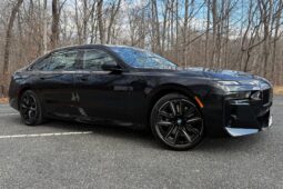 										2023 BMW 760i xDrive 536-hp Twin-Turbo full									