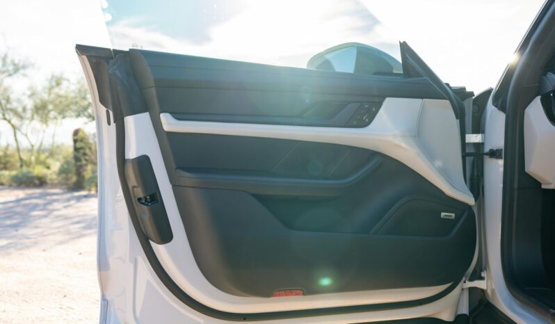 								2022 Porsche Taycan full									