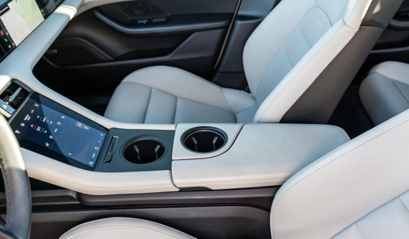 								2022 Porsche Taycan full									