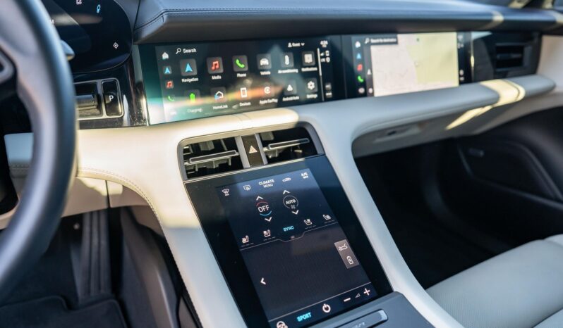 								2022 Porsche Taycan full									