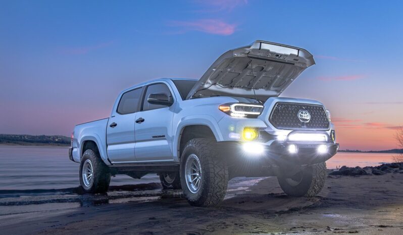 								2023 Toyota Tacoma Limited Double Cab 4×4 full									