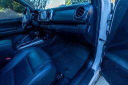 										2023 Toyota Tacoma Limited Double Cab 4×4 full									