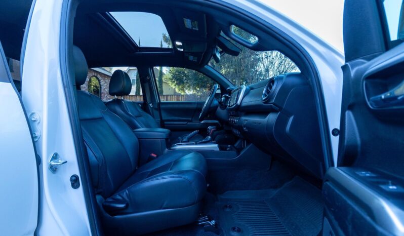 								2023 Toyota Tacoma Limited Double Cab 4×4 full									