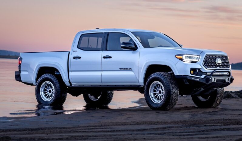 								2023 Toyota Tacoma Limited Double Cab 4×4 full									