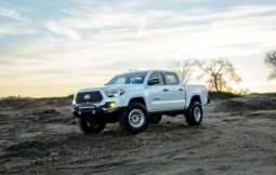 										2023 Toyota Tacoma Limited Double Cab 4×4 full									