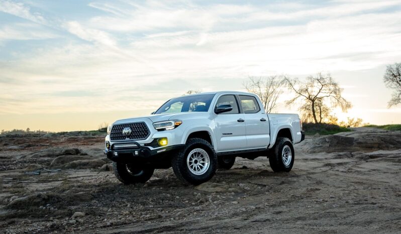 								2023 Toyota Tacoma Limited Double Cab 4×4 full									