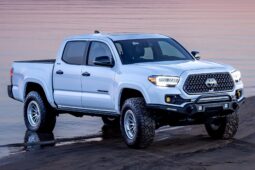 										2023 Toyota Tacoma Limited Double Cab 4×4 full									