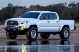 										2023 Toyota Tacoma Limited Double Cab 4×4 full									