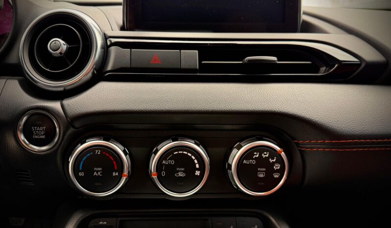 								2022 Mazda MX-5 Miata RF Grand Touring full									