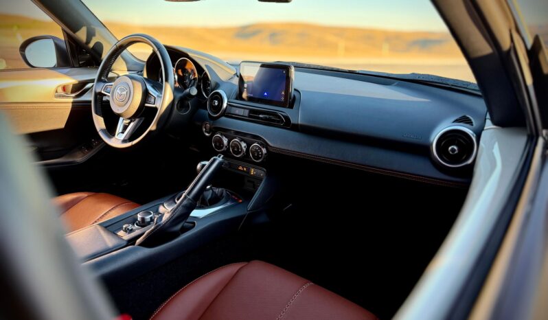 								2022 Mazda MX-5 Miata RF Grand Touring full									