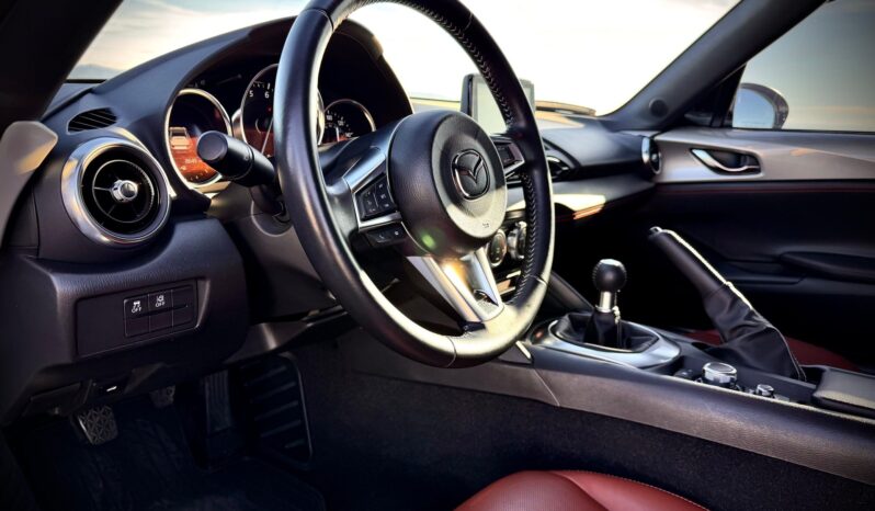 								2022 Mazda MX-5 Miata RF Grand Touring full									