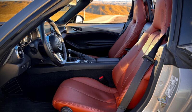 								2022 Mazda MX-5 Miata RF Grand Touring full									