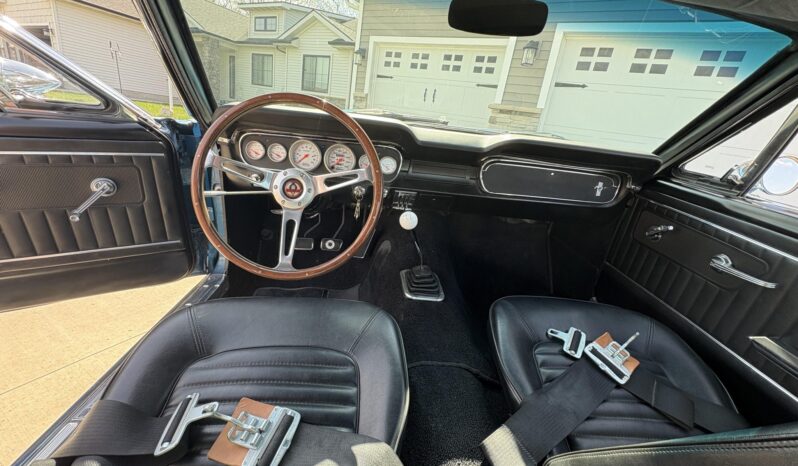 								1965 Ford Mustang Fastback 5-Speed full									