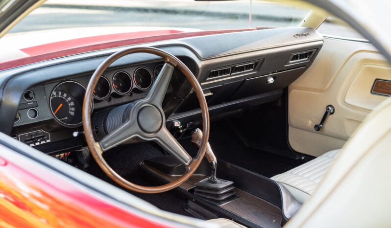 								1970 Dodge Challenger 5-Speed 5.7L Hemi full									