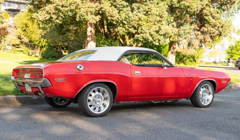 								1970 Dodge Challenger 5-Speed 5.7L Hemi full									