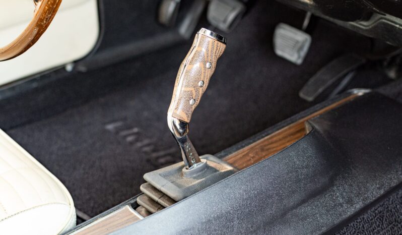 								1970 Dodge Challenger 5-Speed 5.7L Hemi full									