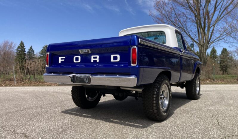 								1966 Ford F-100 Custom Cab 4×4 4-Speed full									