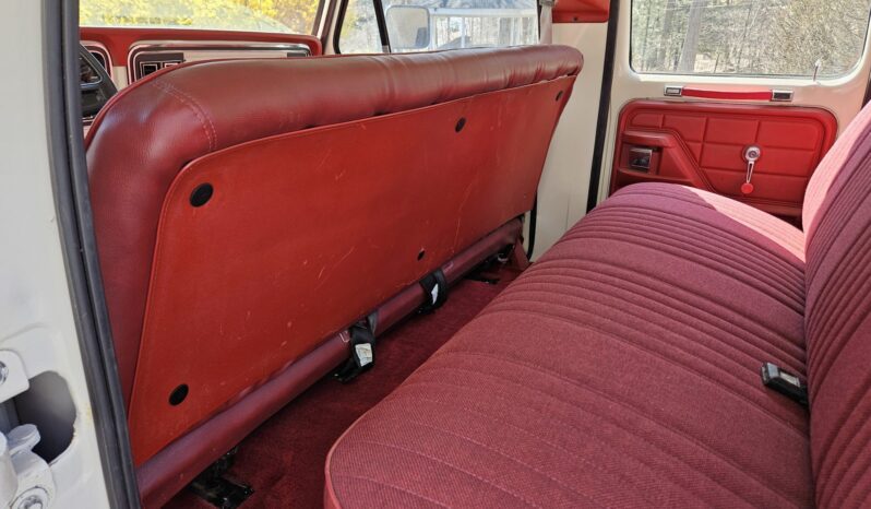 								1976 Ford F-250 Custom Highboy Crew Cab 4×4 4-Speed full									