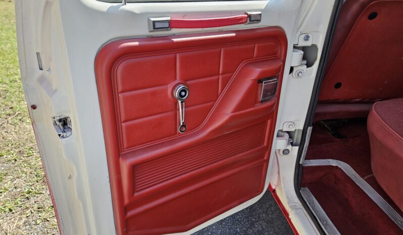 								1976 Ford F-250 Custom Highboy Crew Cab 4×4 4-Speed full									