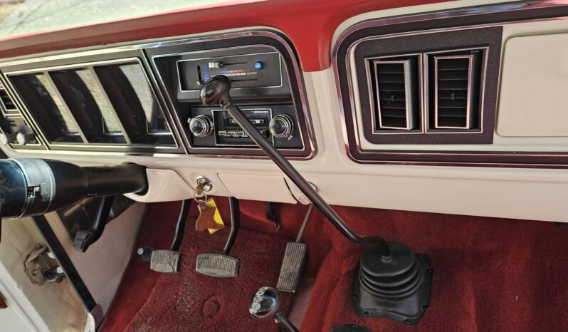 								1976 Ford F-250 Custom Highboy Crew Cab 4×4 4-Speed full									